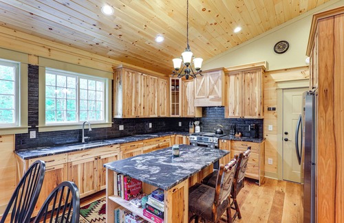 North Pole Apartment | < 5 Mi to Whiteface Mtn Resort: Cabin-Style Apt