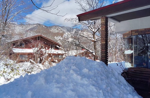 Kaminoyama Cottage | 5 min. drive to Zao Onsen ski resort, with outdoor hot spring, private house, house, heated floor