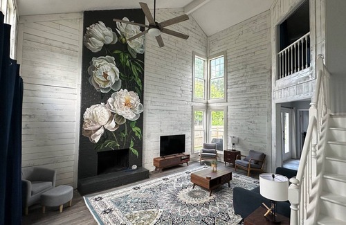Fishers House | 5 min from downtown Fishers, IN! 4bd, 2.5ba, dog friendly w/deck & grill, games