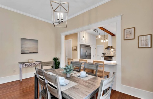 Austin Ave. House | 5 Min. From Magnolia Silos and Newly Updated!