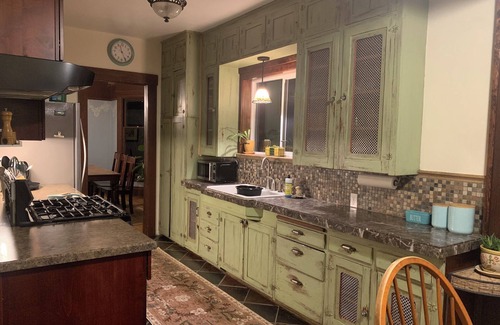 South Westside House | 5-min walk to Downtown Olympia and Capital Lake, 4br, sleeps 10