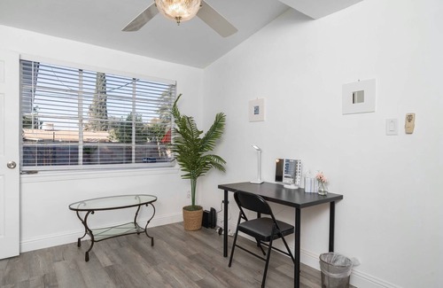 Bakersfield House | 5 min Walk to Panorama Bluffs! Preserve Trails Family-sized House 5 Beds Sleep 9