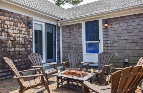 South Harwich House | 5 Min Walk to Red River Beach!