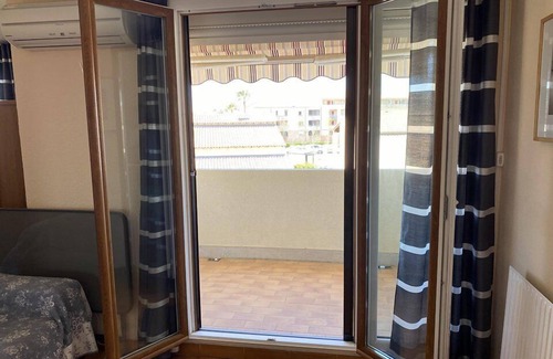 Le Grau-Du-Roi Apartment | 5 min walk to the beach, quiet location, sleeps 4, fully equipped with storeroom, parking and.