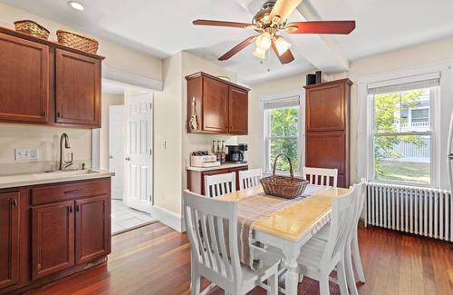 Ocean Park House | 5 Min Walk to Beach, Huge Deck, Ocean View, Beach Gear - Perfect Family Escape!