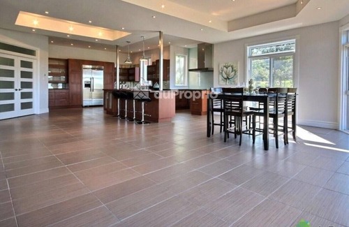 Sutton House | 5 mins from Mont Sutton - renting Late Dec to early Feb - 2 weeks MIN