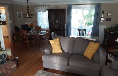 Dennis House | 5 minute walk to public beach.