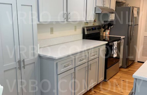 York Beach House | 5 minute walk to Short Sands beach and downtown from your vacation home!