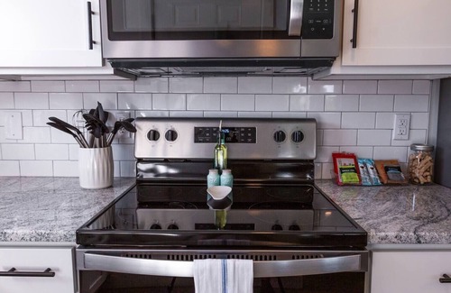 North Carolina Coast House | 5-Minute Walk to Beach & Boardwalk, Full kitchen!
