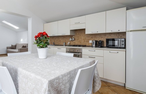 Cavaion Veronese Apartment | 5 minutes from Lake Garda, Dimora "Charme of Butterfly