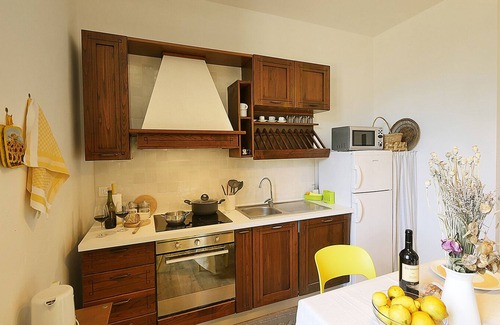 Donoratico Apartment | 5 minutes from the sea, Apartment "La Stazione", for families in the town center