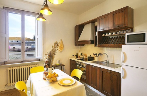 Donoratico Apartment | 5 minutes from the sea, Apartment "La Stazione", for families in the town center