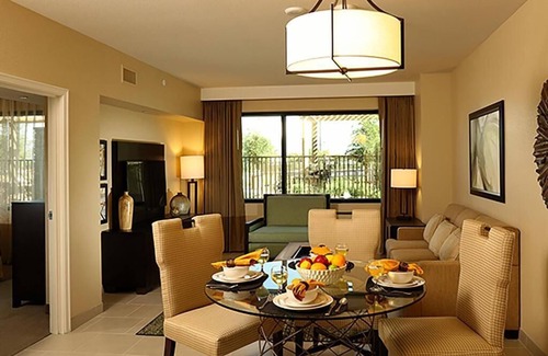 Enterprise House | 5 minutes from the strip next to Bass Pro Shop