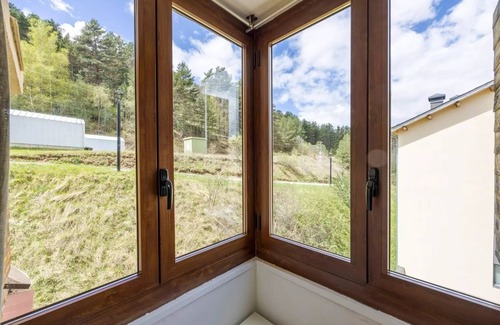 La Molina Apartment | 5 minutes from the Train, Restaurants and Supermarkets! Apartment Ideal for Couples.