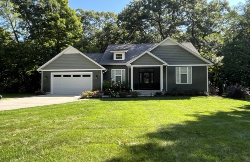 Georgetown House | 5 minutes to ND Campus! Recently built 3 bedroom home with outdoor living space