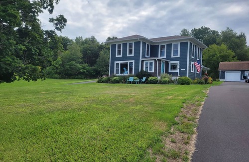 Clymer House | 5 minutes to Peek n Peak, Large private yard, and on site Hot tub
