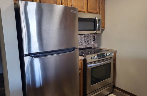 Branson West Condo | 5 Minutes to Siver Dollar City. This Family Friendly Condo is perfect for 6