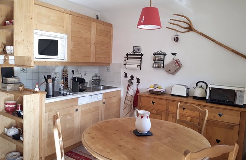 Les Claux Apartment | 5-person apartment, close to the slopes, l'Ourson residence