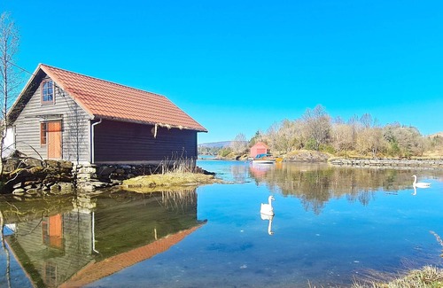 Lonevag House | 5 person holiday home in LONEVÅG-By Traum