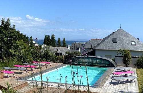 Morgat Villa | 5* property, pool, spa, panoramic view over bay, very close to beach