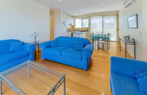 Smiths Beach House | 5 Salmon Row, What a position, so close to Smiths Beach!