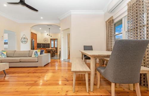 Moama House | 5 Simms - Echuca Holiday Homes