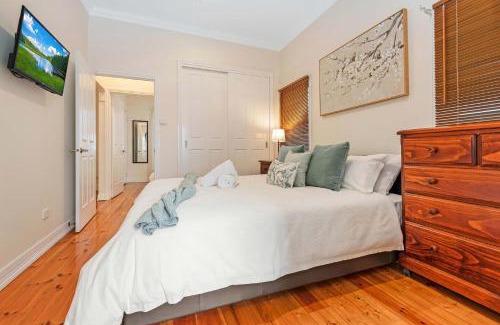 Moama House | 5 Simms - Echuca Holiday Homes