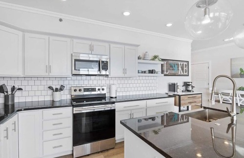 Osage Beach Condo | 5 Star Corner Penthouse with Million Dollar View!