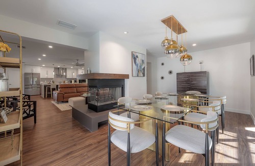 Beach Park House | 5 Star Luxury Getaway Heated Pool & Outdoor Fireplace