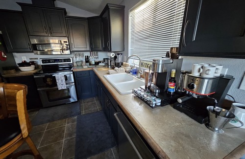 East Mesa House | 5 Star Luxury Resort Home, 4 1/2 Star 55+/35+,Luxury Resort,Pools,Fun,Rest/Play