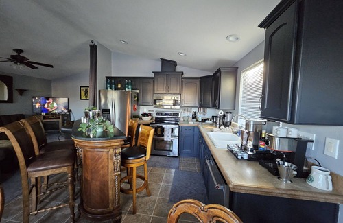 East Mesa House | 5 Star Luxury Resort Home, 4 1/2 Star 55+/35+,Luxury Resort,Pools,Fun,Rest/Play