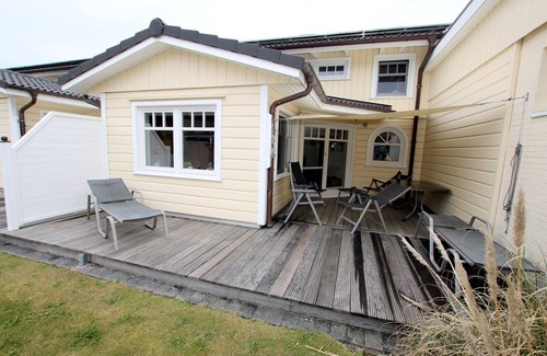 Wyk auf Foehr House | 5-star vacation home with approx. 80 sqm living space on the ground and upper floor