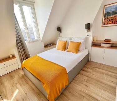 Quartier de la Roquette Apartment | 5 Stars 2-BR in Center , Air Conditioner , Elevator