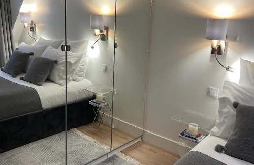 Quartier de la Roquette Apartment | 5 Stars 2-BR in Center , Air Conditioner , Elevator