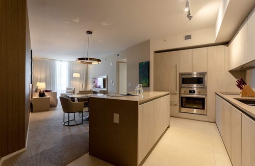 Hollywood Condo | 5 Stars LYFE , 25th floor 1bedroom on Beach with Ocean view