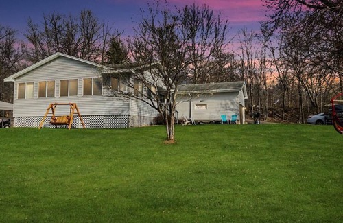 Garrison House | 5 Stars! Updated/Private/Clean/Spacious Cabin On Lake Mille Lacs-4 bedroom