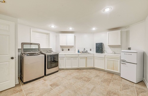 Franklin Cottage | 5-story Group Getaway w/Game Room in Franklin!