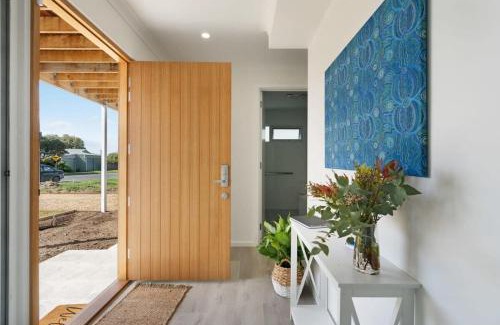 Encounter Bay House | 5 Tabernacle Rd Encounter Bay- No Linen Included
