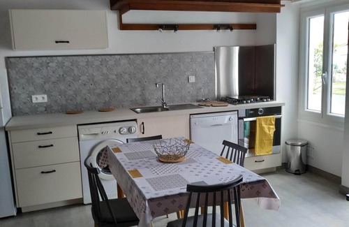 Saint-Pee-sur-Nivelle Apartment | 50 m² renovated apartment in Basque house