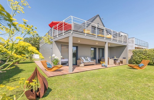 Clohars-Carnoet House | 50 meters from the beach! Lovely view for this exceptional villa.
