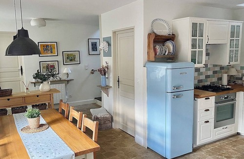 Dinan Agglomeration Cottage | 50 metres from the quay - a rare gem in the heart of Dinan harbour - parking lot