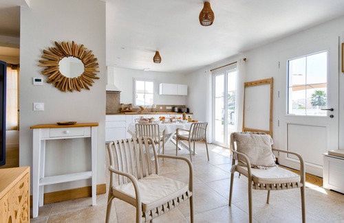 Barbatre Ski Chalet | 500 m from the beach - garden - house for 6