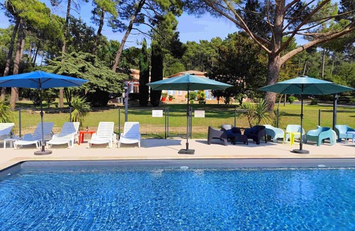 Bollene Villa | 500m² Provencal villa in the Vaucluse, with swimming pool on 1.6ha (25 pers max)