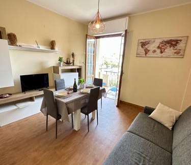 Borghetto Santo Spirito Apartment | 500mt Sea - Free Parking, Terrace, WiFi