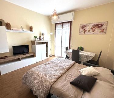 Borghetto Santo Spirito Apartment | 500mt Sea - Free Parking, Terrace, WiFi