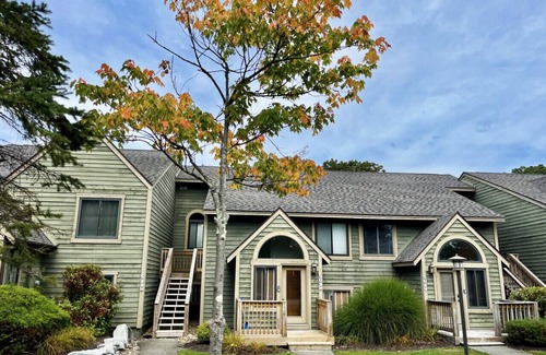 Hidden Valley Apartment | 5018 Summit Drive, Somerset