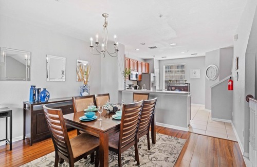 Florida Central Atlantic Coast House | 5026-11 Cozy Multi-Story 3-BD Condo at Vista Cay