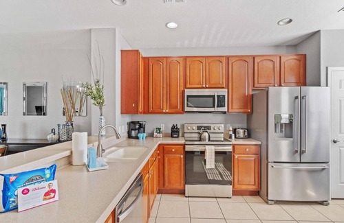 Florida Central Atlantic Coast House | 5026-11 Cozy Multi-Story 3-BD Condo at Vista Cay