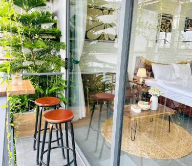 Ninh Kieu Apartment | 502MSNK Luxe Studio with River View & Balcony & Kitchen