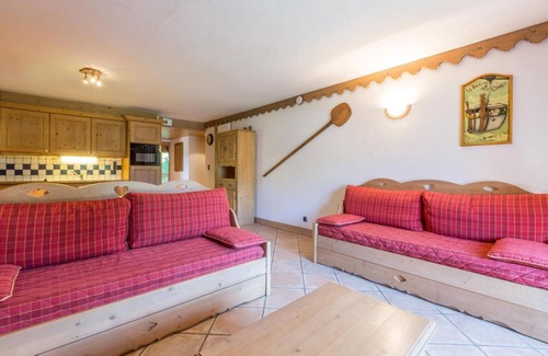 Les Belleville Apartment | 50m from ski slopes, 2nd floor, view ski slopes, fitness, swimming pool, sauna, hammam, balcony
